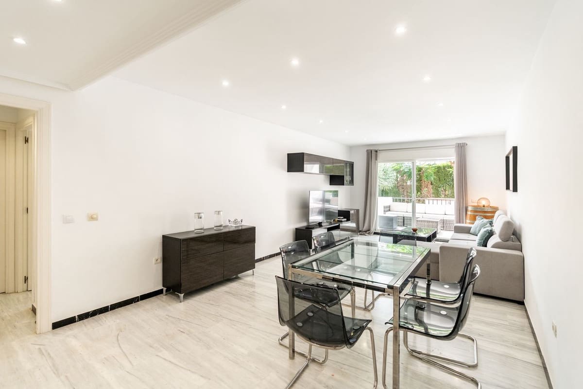 2 sypialnia Apartament do wynajęcia w Puerto Banus z basenem garażem - 2 600 € (Ref: 10074487)