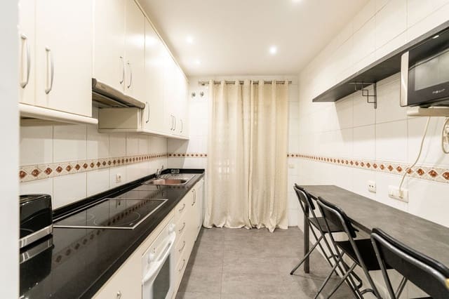 Appartement de 2 chambres à louer à Puerto Banus, Marbella avec piscine garage - 2 600 € (Ref: 10074487)
