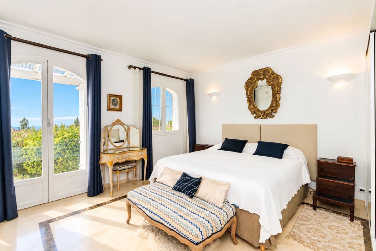 4 camera da letto Villa in vendita in Istan con piscina garage - 2.200.000 € (Rif: 10101327)