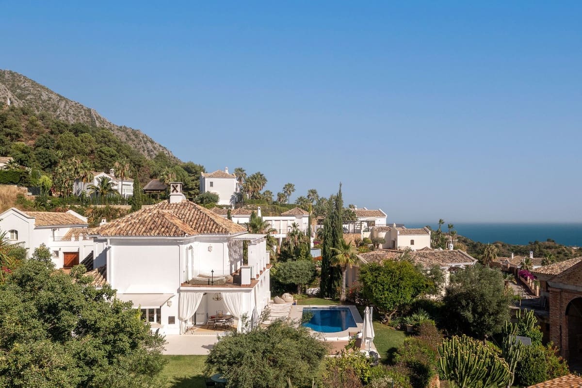 4 camera da letto Villa in vendita in Istan con piscina garage - 2.200.000 € (Rif: 10101327)