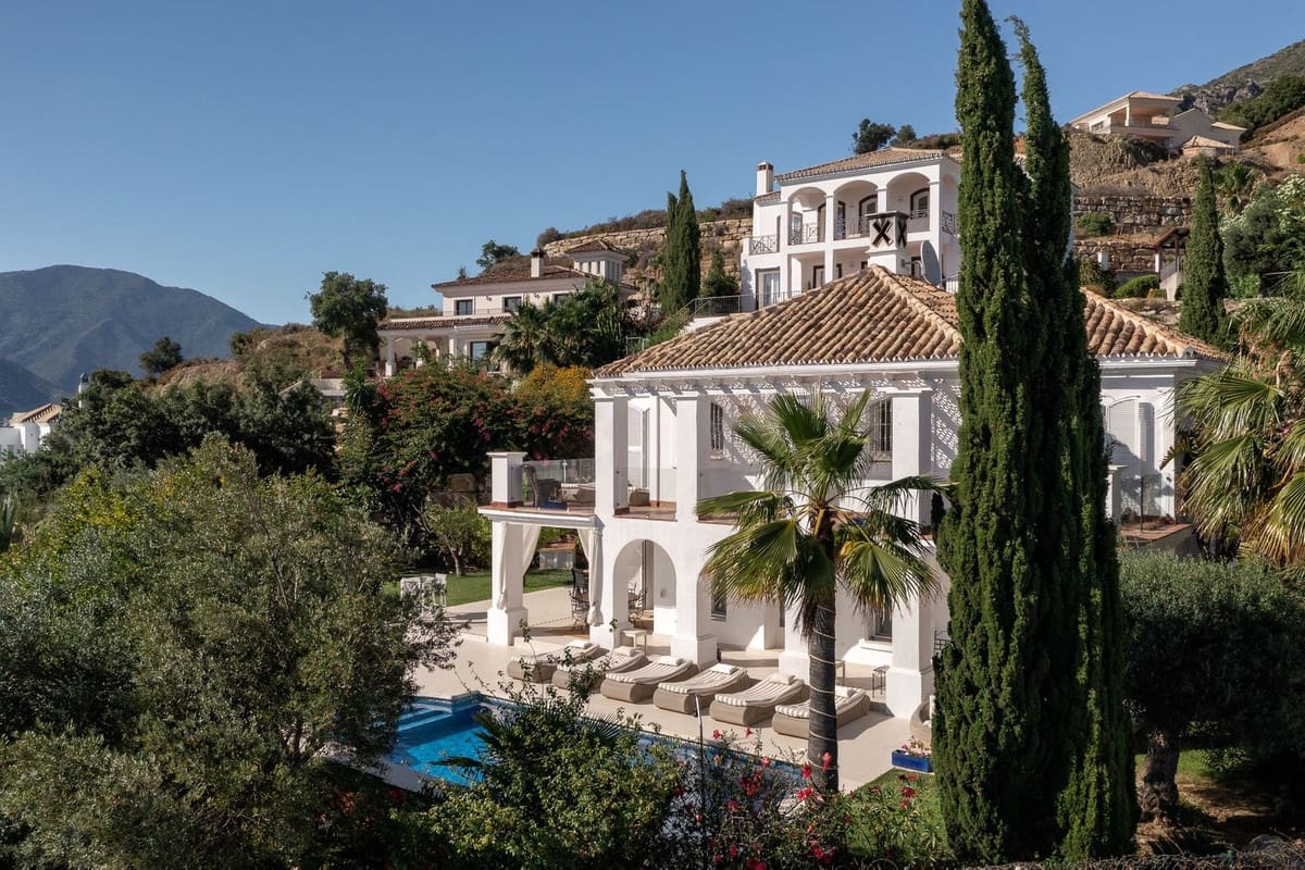 4 camera da letto Villa in vendita in Istan con piscina garage - 2.200.000 € (Rif: 10101327)