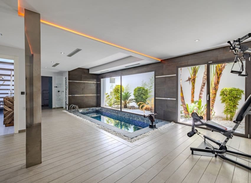 5 soveværelse Villa til salg i Javea / Xabia med swimmingpool garage - € 2.499.900 (Ref: 8837601)