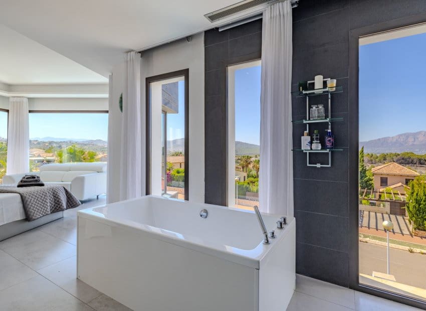 5 soveværelse Villa til salg i Javea / Xabia med swimmingpool garage - € 2.499.900 (Ref: 8837601)