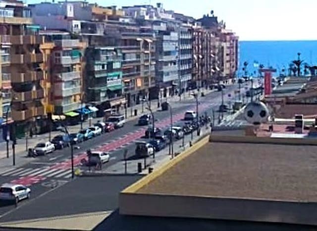 3 bedroom Apartment for sale in Colonia Madrid, Benidorm - € 343,000 (Ref: 8837606)