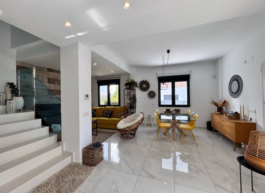 2 bedroom Townhouse for sale in Polop with pool - € 330,000 (Ref: 9175750)