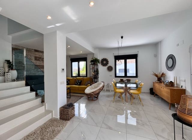 2 bedroom Townhouse for sale in Polop with pool - € 330,000 (Ref: 9175750)