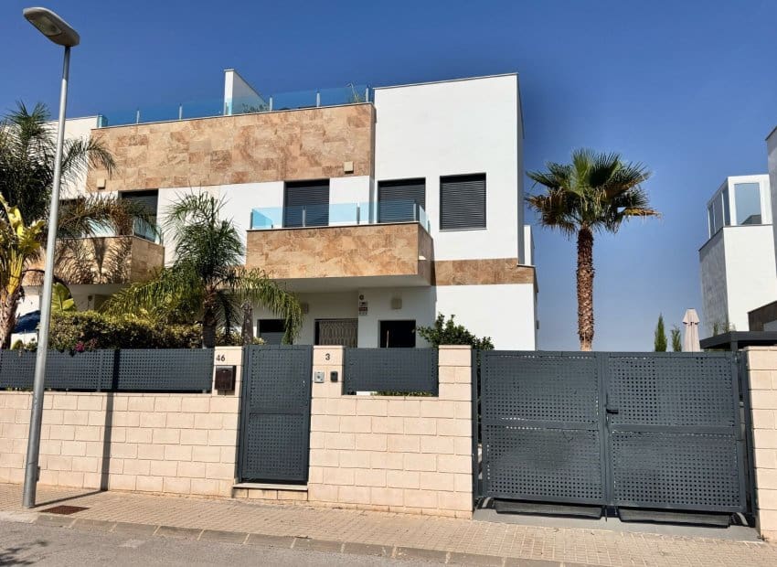 2 bedroom Townhouse for sale in Polop with pool - € 330,000 (Ref: 9175750)