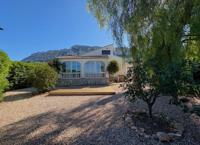 Chalet de 4 habitaciones en El Montgó, Dénia en venta con piscina garaje - 490.000 € (Ref: 9263156)