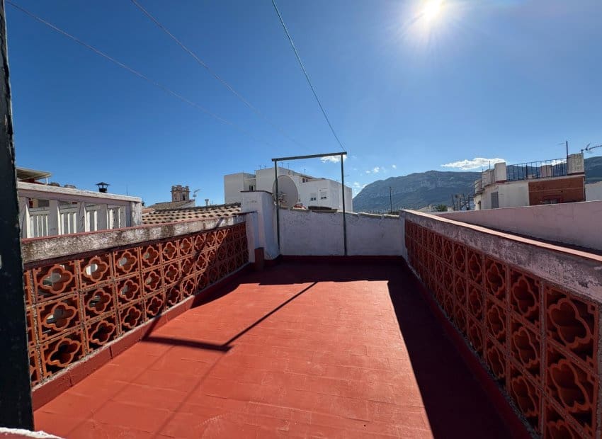 5 bedroom Townhouse for sale in Denia - € 280,000 (Ref: 9343879)