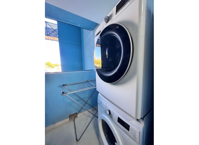 2 soveværelse Strandlejlighed til salg i Benidorm med swimmingpool - € 529.000 (Ref: 9417817)