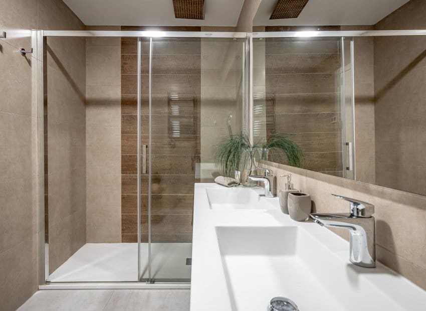 2 soveværelse Strandlejlighed til salg i Benidorm med swimmingpool - € 529.000 (Ref: 9417817)