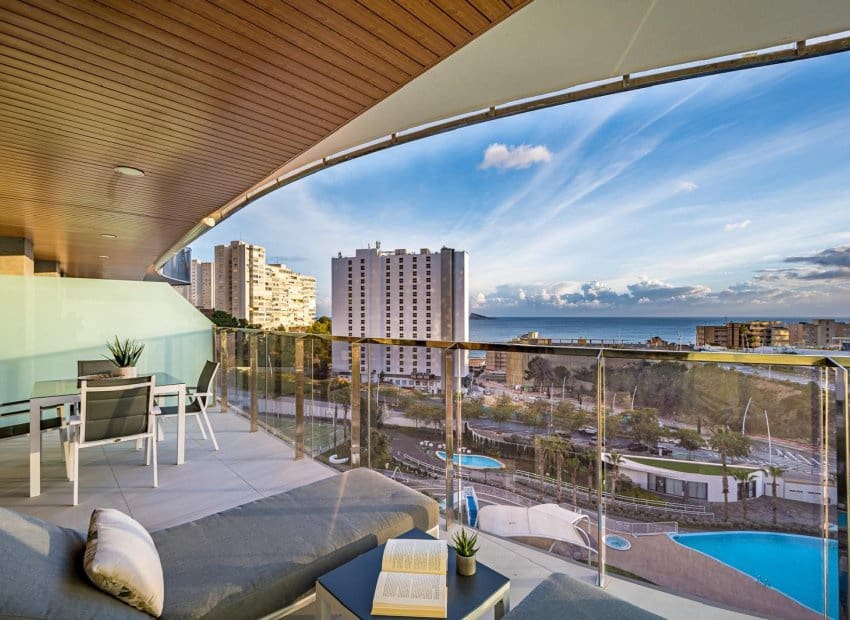 2 soveværelse Strandlejlighed til salg i Benidorm med swimmingpool - € 529.000 (Ref: 9417817)