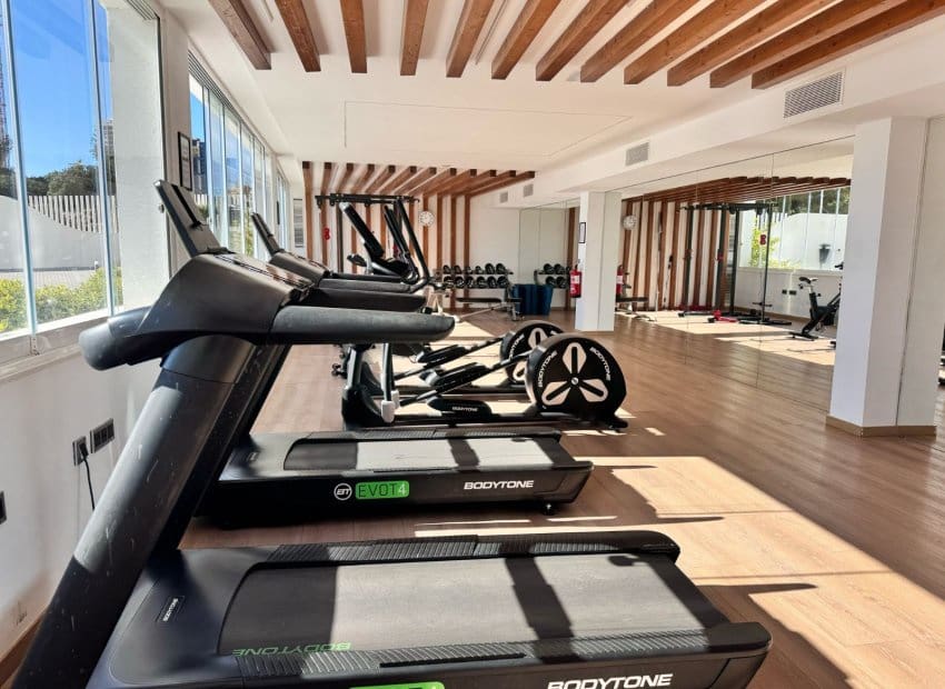 2 soveværelse Strandlejlighed til salg i Benidorm med swimmingpool - € 529.000 (Ref: 9417817)