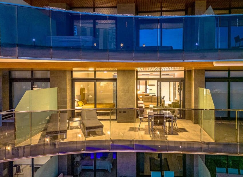 2 soveværelse Strandlejlighed til salg i Benidorm med swimmingpool - € 529.000 (Ref: 9417817)