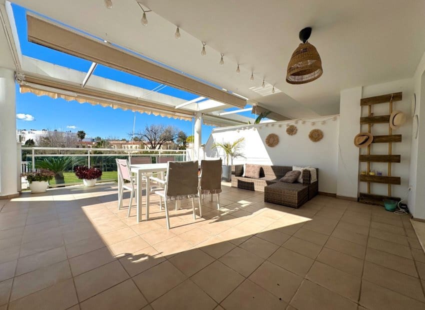 Apartamento Playa de 2 habitaciones en Dénia en venta con piscina garaje - 365.000 € (Ref: 9445473)