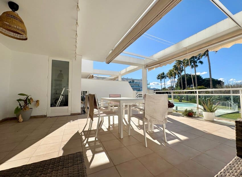 Apartamento Playa de 2 habitaciones en Dénia en venta con piscina garaje - 365.000 € (Ref: 9445473)