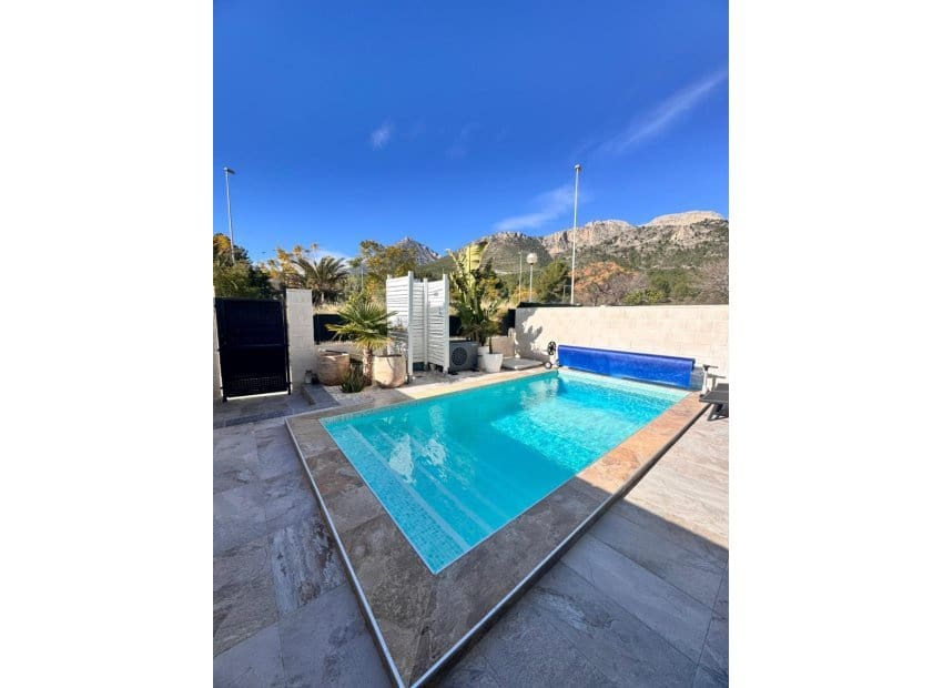 3 soveværelse Byhus til salg i Polop med swimmingpool - € 379.000 (Ref: 9547009)