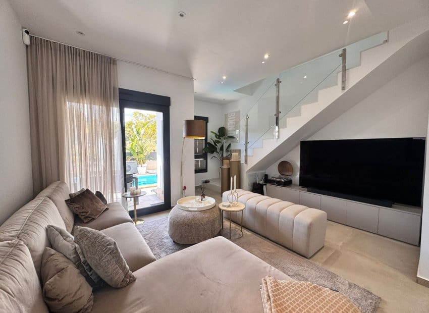 3 soveværelse Byhus til salg i Polop med swimmingpool - € 379.000 (Ref: 9547009)