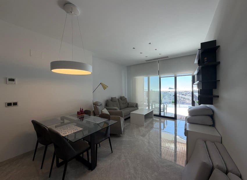 Apartamento Playa de 2 habitaciones en Benidorm en venta con piscina - 556.700 € (Ref: 9596763)