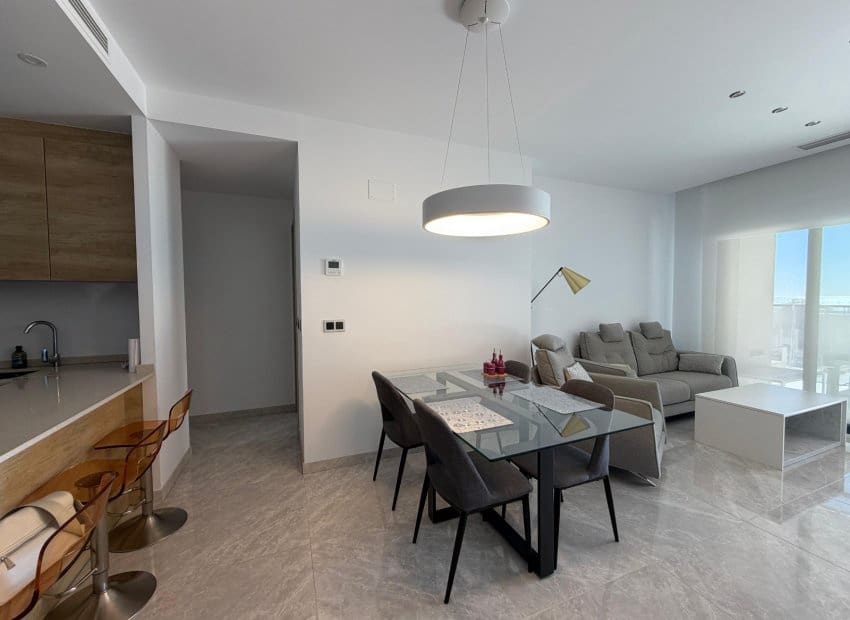 Apartamento Playa de 2 habitaciones en Benidorm en venta con piscina - 556.700 € (Ref: 9596763)