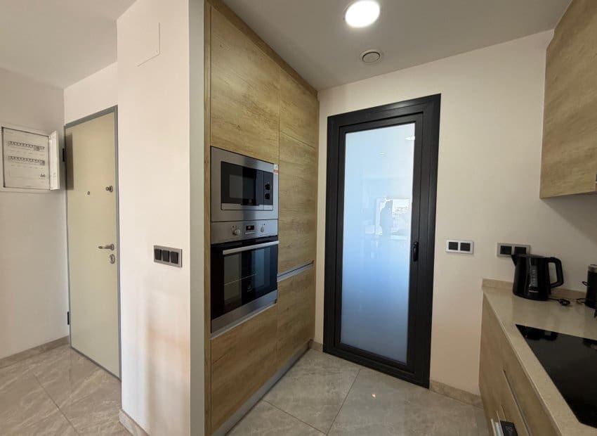 Apartamento Playa de 2 habitaciones en Benidorm en venta con piscina - 556.700 € (Ref: 9596763)