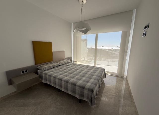 Apartamento Playa de 2 habitaciones en Playa Poniente, Benidorm en venta con piscina - 556.700 € (Ref: 9596763)