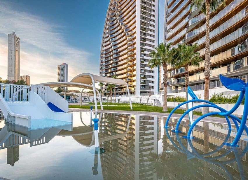 Apartamento Playa de 2 habitaciones en Benidorm en venta con piscina - 556.700 € (Ref: 9596763)