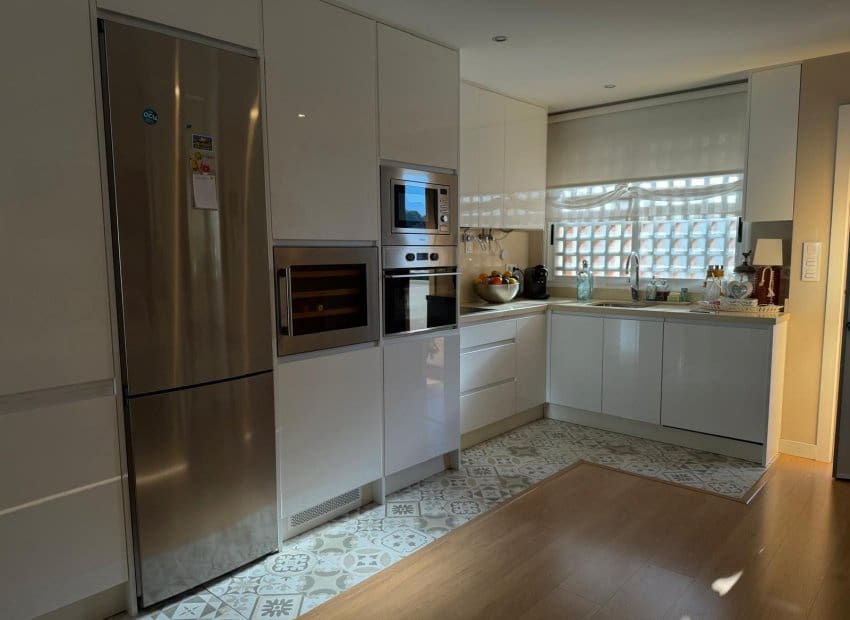 2 bedroom Beach Apartment for sale in Altea with pool garage - € 440,000 (Ref: 9611642)