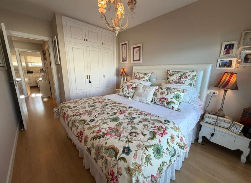 2 bedroom Beach Apartment for sale in Altea with pool garage - € 440,000 (Ref: 9611642)