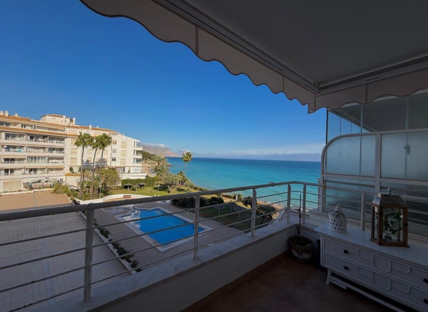 2 bedroom Beach Apartment for sale in Altea with pool garage - € 440,000 (Ref: 9611642)