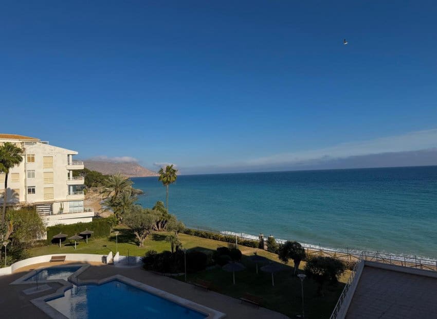 2 bedroom Beach Apartment for sale in Altea with pool garage - € 440,000 (Ref: 9611642)