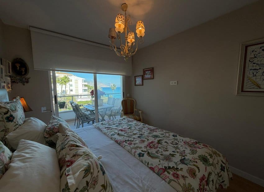 2 bedroom Beach Apartment for sale in Altea with pool garage - € 440,000 (Ref: 9611642)