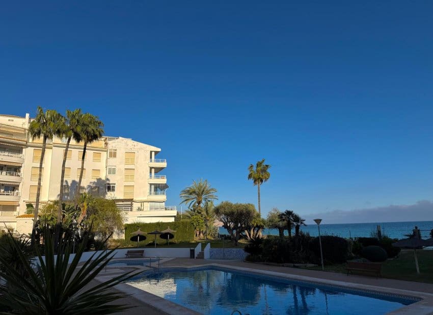 2 bedroom Beach Apartment for sale in Altea with pool garage - € 440,000 (Ref: 9611642)