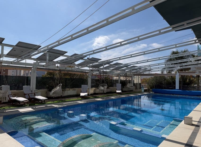 Apartamento de 2 habitaciones en Cala de Finestrat en venta con piscina - 275.000 € (Ref: 9642480)