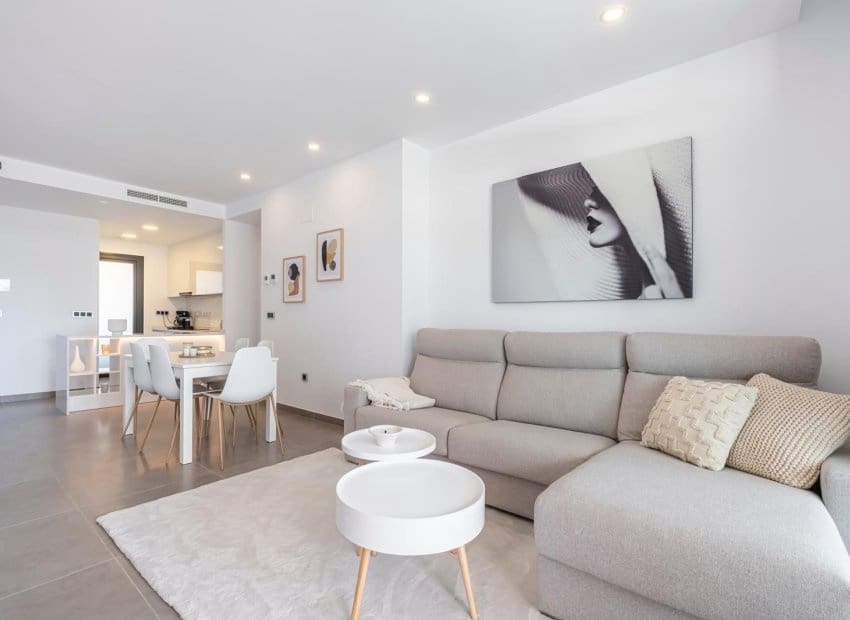 2 sovrum Strandlägenhet till salu i Benidorm med pool - 583 000 € (Ref: 9665206)