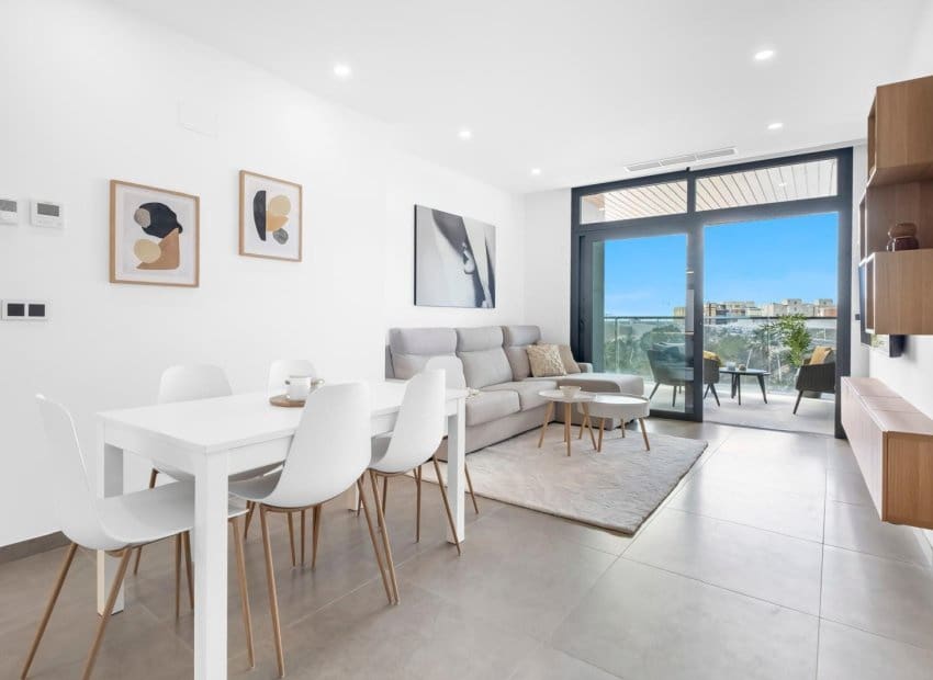 2 sovrum Strandlägenhet till salu i Benidorm med pool - 583 000 € (Ref: 9665206)