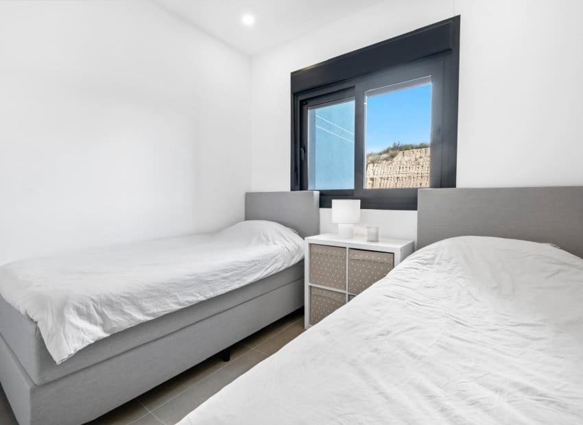 2 sovrum Strandlägenhet till salu i Benidorm med pool - 583 000 € (Ref: 9665206)