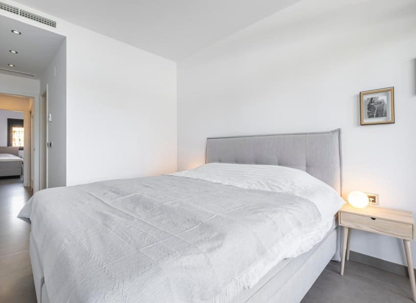 2 sovrum Strandlägenhet till salu i Benidorm med pool - 583 000 € (Ref: 9665206)