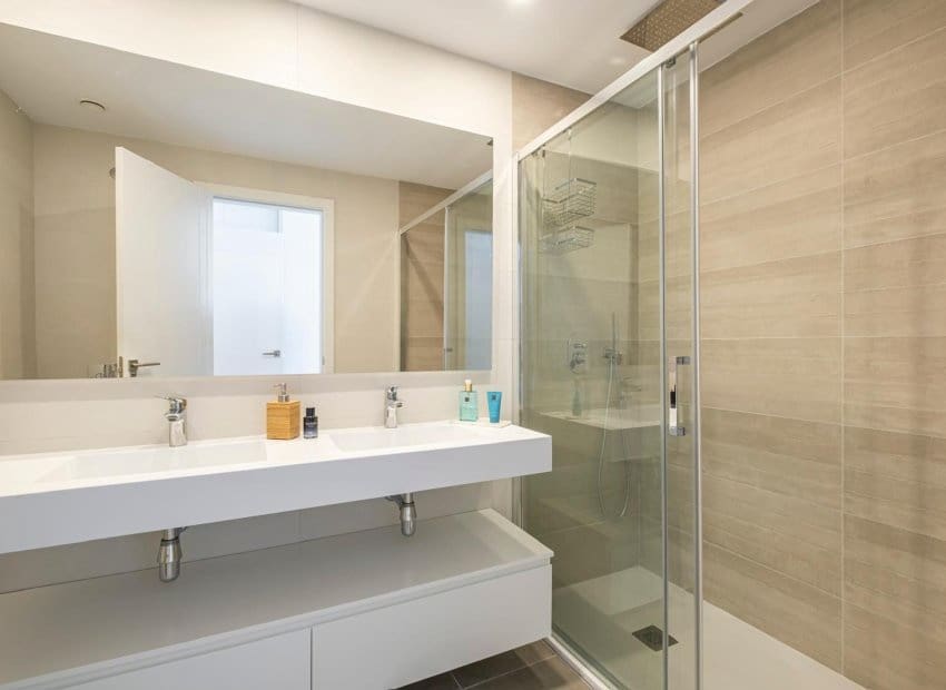 2 sovrum Strandlägenhet till salu i Benidorm med pool - 583 000 € (Ref: 9665206)