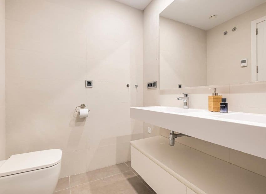 2 sovrum Strandlägenhet till salu i Benidorm med pool - 583 000 € (Ref: 9665206)