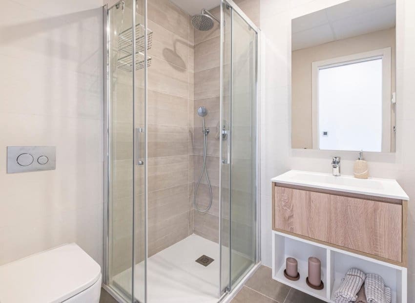 2 sovrum Strandlägenhet till salu i Benidorm med pool - 583 000 € (Ref: 9665206)