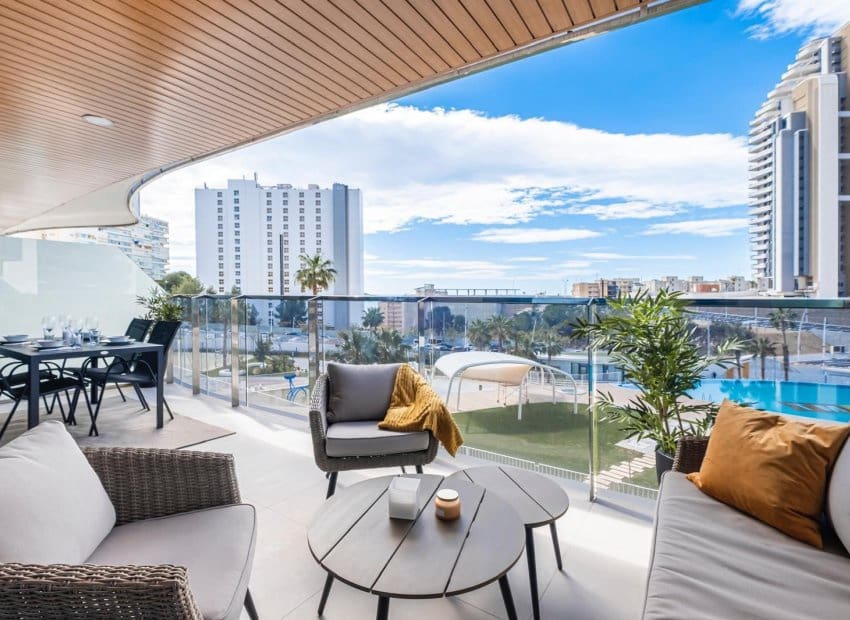 2 sovrum Strandlägenhet till salu i Benidorm med pool - 583 000 € (Ref: 9665206)