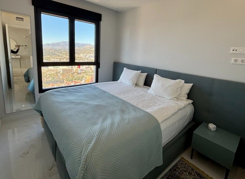 3 bedroom Beach Apartment for sale in Benidorm with pool garage - € 790,000 (Ref: 9669251)