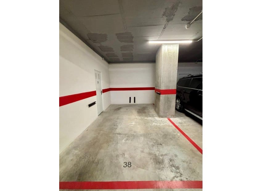 3 bedroom Beach Apartment for sale in Benidorm with pool garage - € 790,000 (Ref: 9669251)