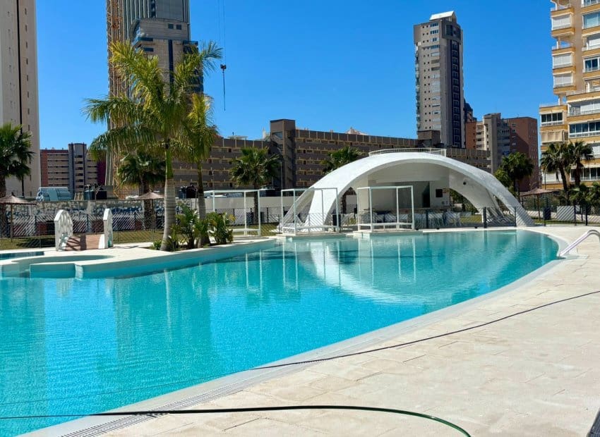 3 bedroom Beach Apartment for sale in Benidorm with pool garage - € 790,000 (Ref: 9669251)