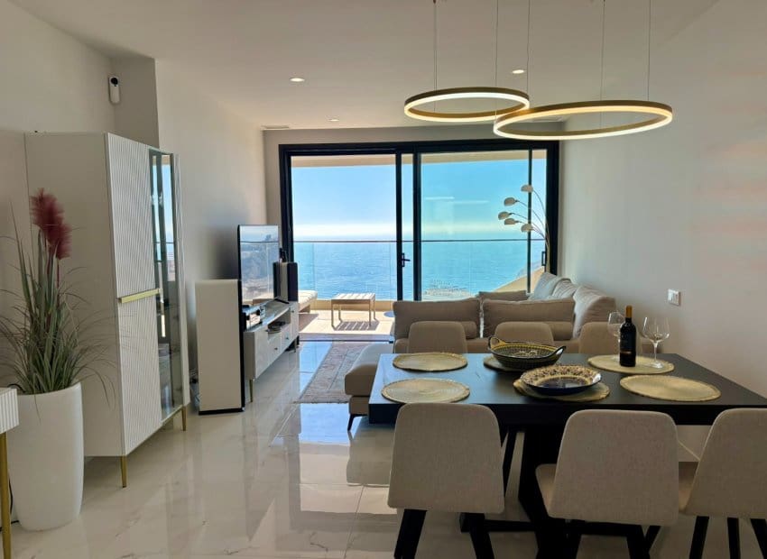 3 bedroom Beach Apartment for sale in Benidorm with pool garage - € 790,000 (Ref: 9669251)