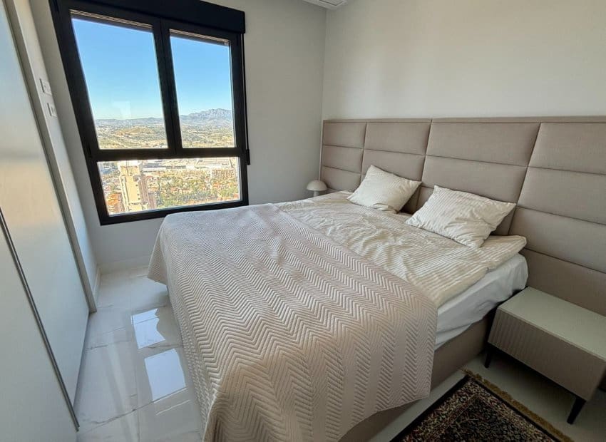 3 bedroom Beach Apartment for sale in Benidorm with pool garage - € 790,000 (Ref: 9669251)