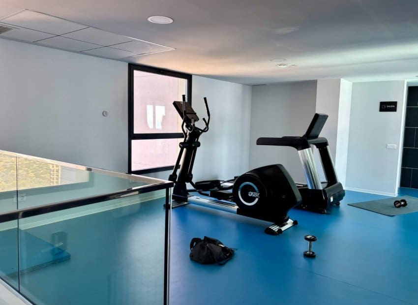 3 bedroom Beach Apartment for sale in Benidorm with pool garage - € 790,000 (Ref: 9669251)