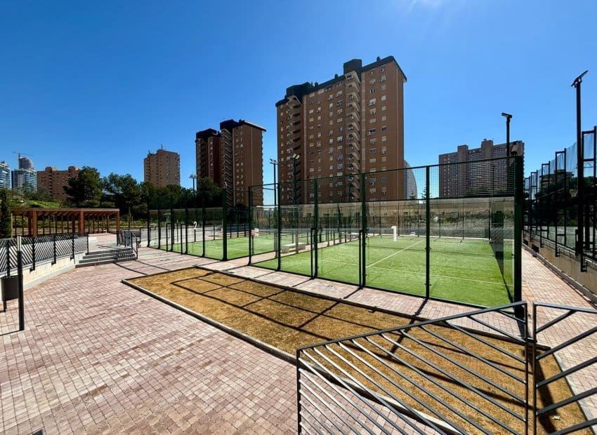 3 bedroom Beach Apartment for sale in Benidorm with pool garage - € 790,000 (Ref: 9669251)