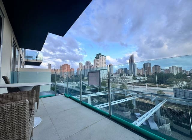 Apartamento de 2 habitaciones en Cala de Finestrat, Finestrat en venta con piscina - 350.000 € (Ref: 9669252)